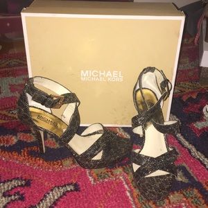 PRICE ⬇️LOWEST OFFER. MK platform sandals